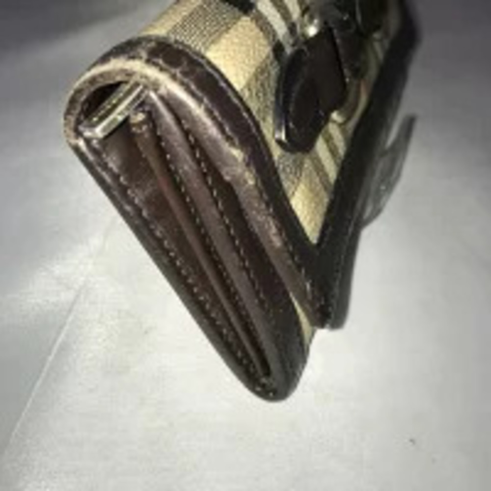 Burberry bi fold wallet - Picture 5 of 8